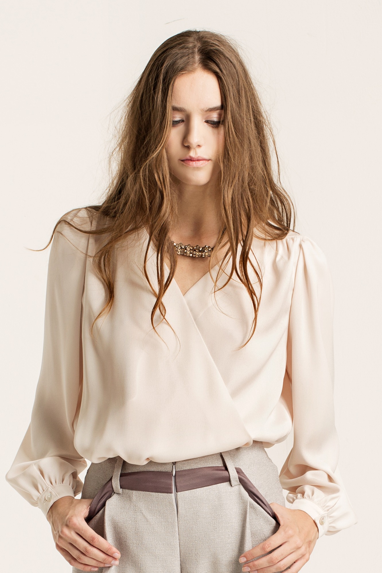 wrap-effect blouse [셀럽착용] 10차 리오더 - 까이에